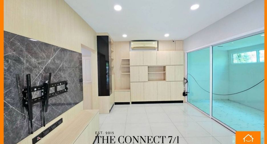 For sale 5 bedrooms townhouse in Don Mueang, Bangkok