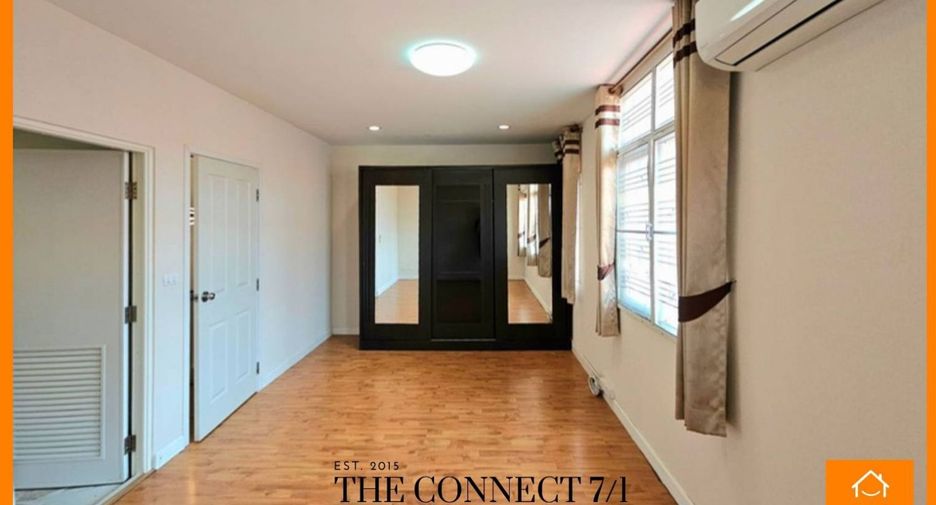 For sale 5 bedrooms townhouse in Don Mueang, Bangkok