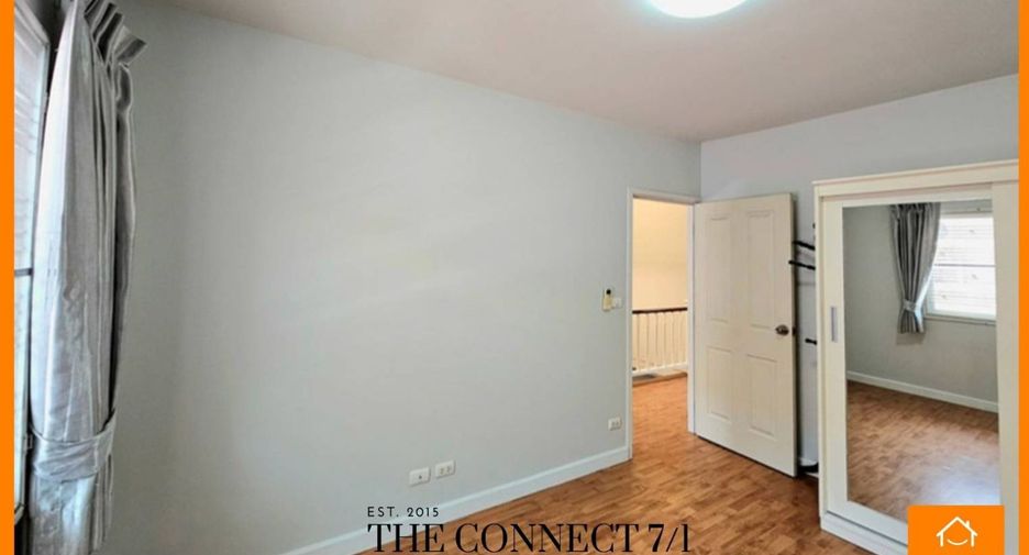 For sale 5 bedrooms townhouse in Don Mueang, Bangkok