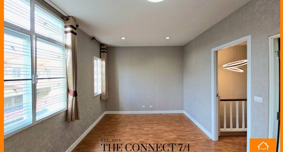 For sale 5 bedrooms townhouse in Don Mueang, Bangkok