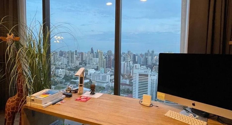For rent そして for sale 4 Beds condo in Watthana, Bangkok