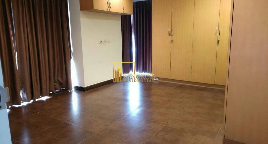 For rent 3 bedrooms condo in Watthana, Bangkok