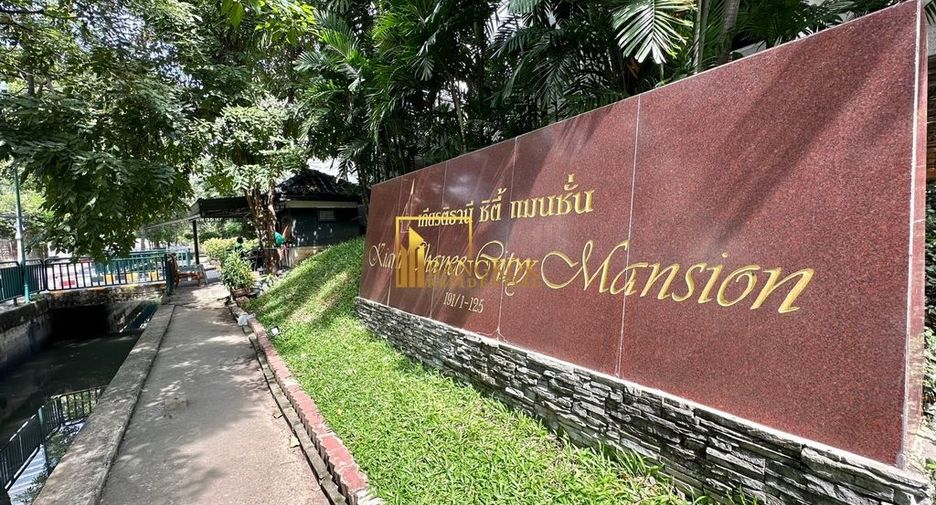 For rent 3 bedrooms condo in Watthana, Bangkok