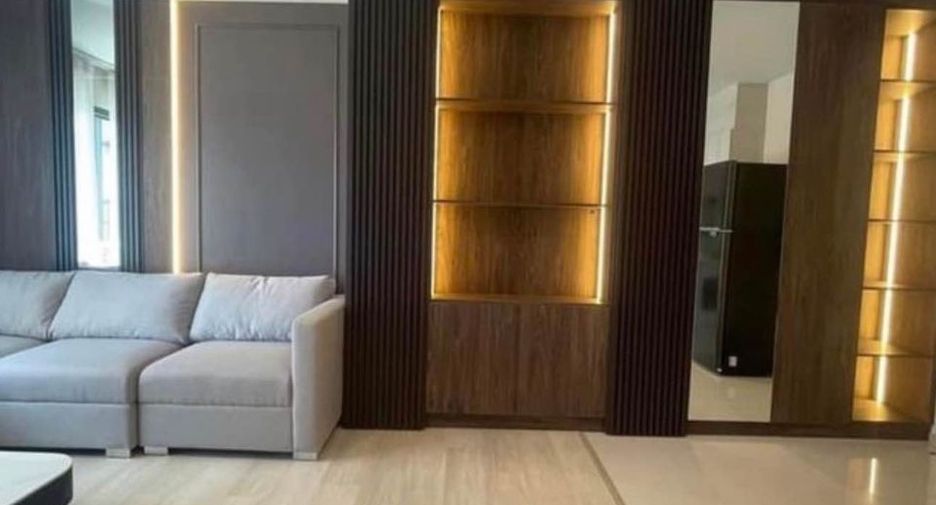 For rent and for sale 2 bedrooms condo in Pathum Wan, Bangkok