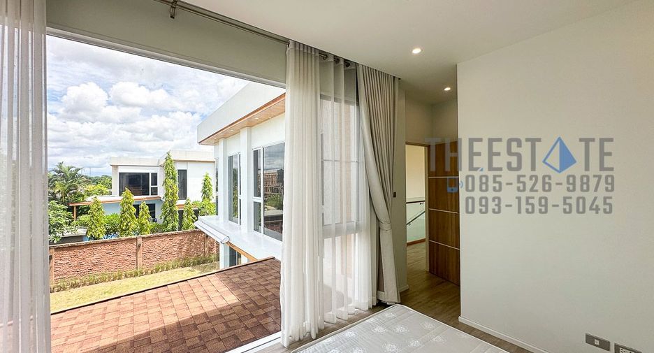 For rent 4 bedrooms house in San Kamphaeng, Chiang Mai