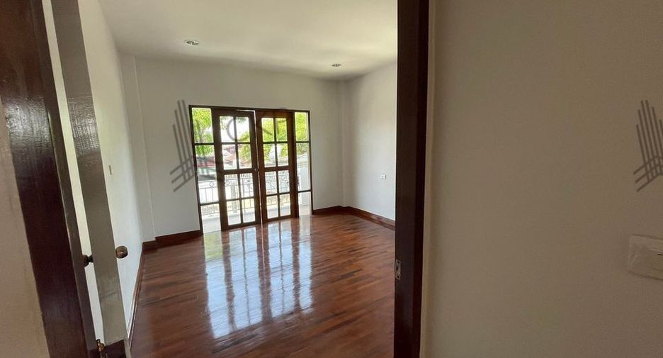 Casa en alquiler y en venta de 3 habitaciones en Nakhon Chai Si, Nakhon Pathom