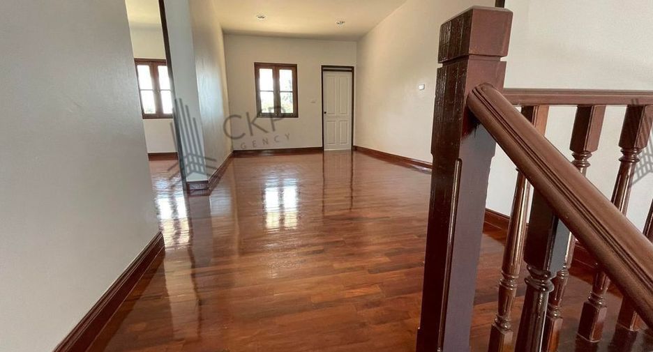 Casa en alquiler y en venta de 3 habitaciones en Nakhon Chai Si, Nakhon Pathom