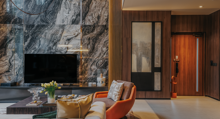 For sale 4 Beds condo in Huai Khwang, Bangkok
