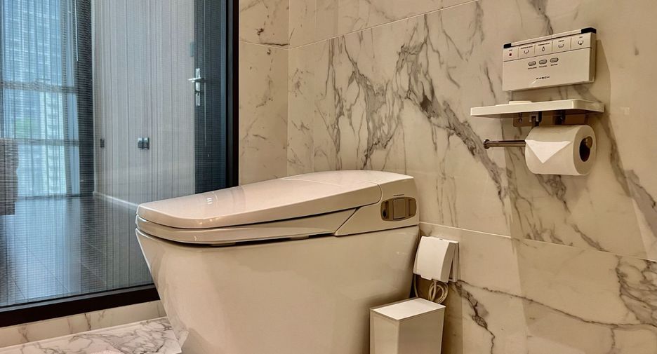 For sale 2 bedrooms condo in Watthana, Bangkok