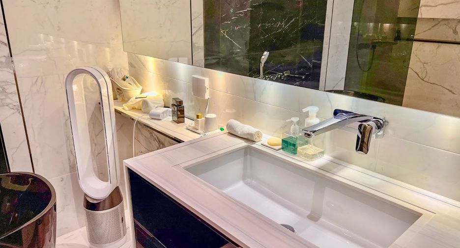 For sale 2 bedrooms condo in Watthana, Bangkok
