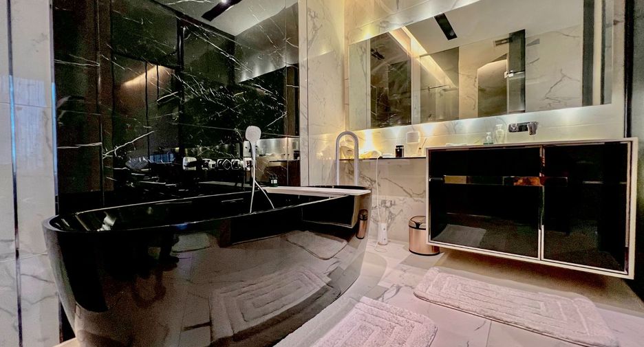 For sale 2 bedrooms condo in Watthana, Bangkok