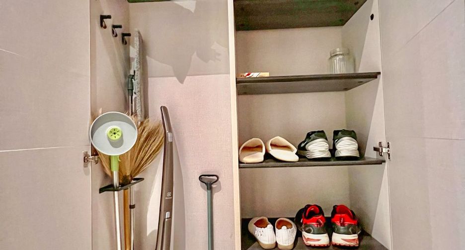 For sale 2 bedrooms condo in Watthana, Bangkok