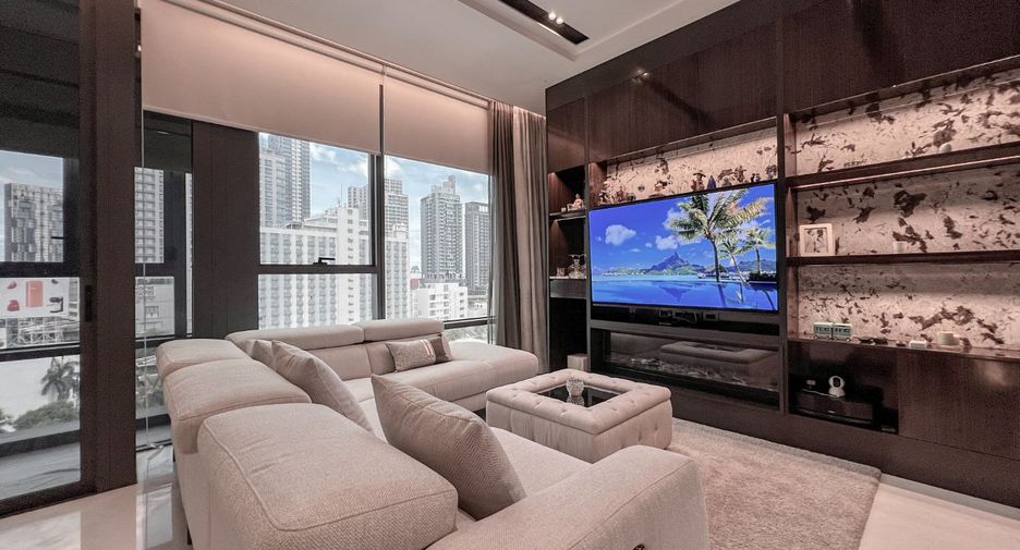 For sale 2 bedrooms condo in Watthana, Bangkok