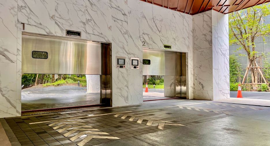 For sale 2 bedrooms condo in Watthana, Bangkok