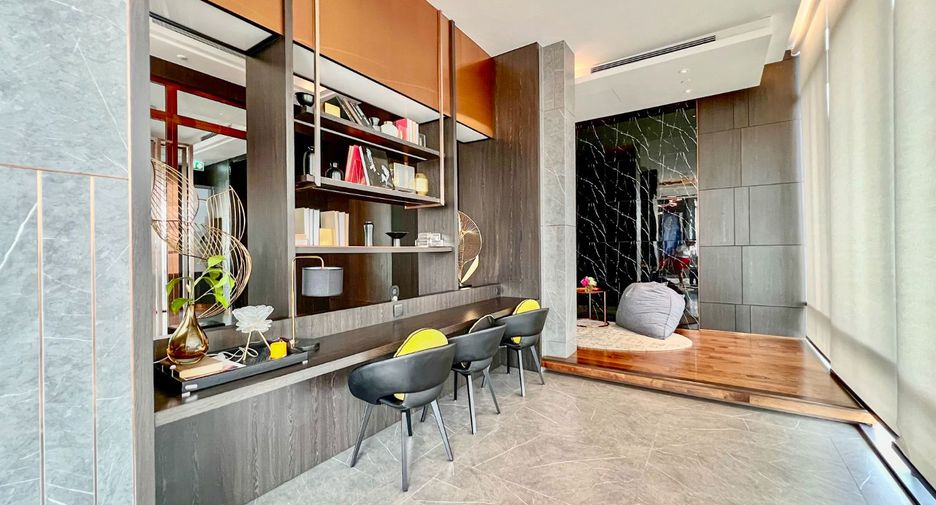 For sale 2 bedrooms condo in Watthana, Bangkok