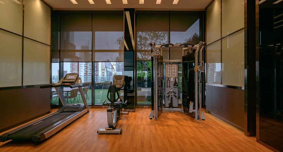 À louer et à vendre 3 chambres condo à Watthana, Bangkok