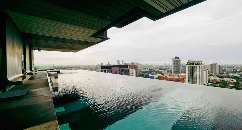 À louer et à vendre 3 chambres condo à Watthana, Bangkok