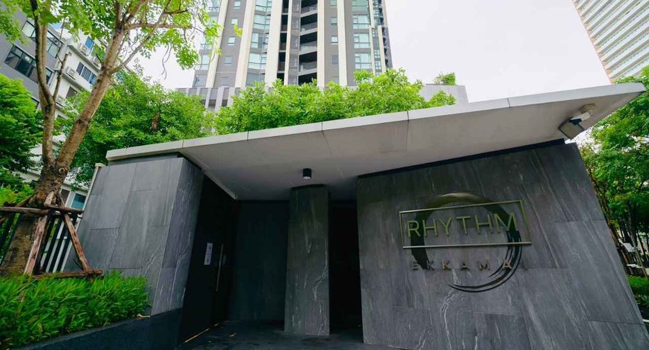 À louer et à vendre 3 chambres condo à Watthana, Bangkok