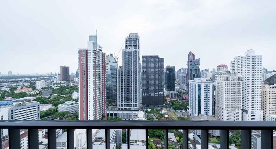 À louer et à vendre 3 chambres condo à Watthana, Bangkok