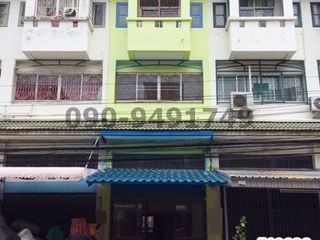 For rent 3 bedrooms retail Space in Bang Khun Thian, Bangkok