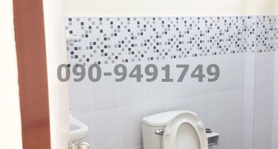 For rent 3 bedrooms retail Space in Bang Khun Thian, Bangkok