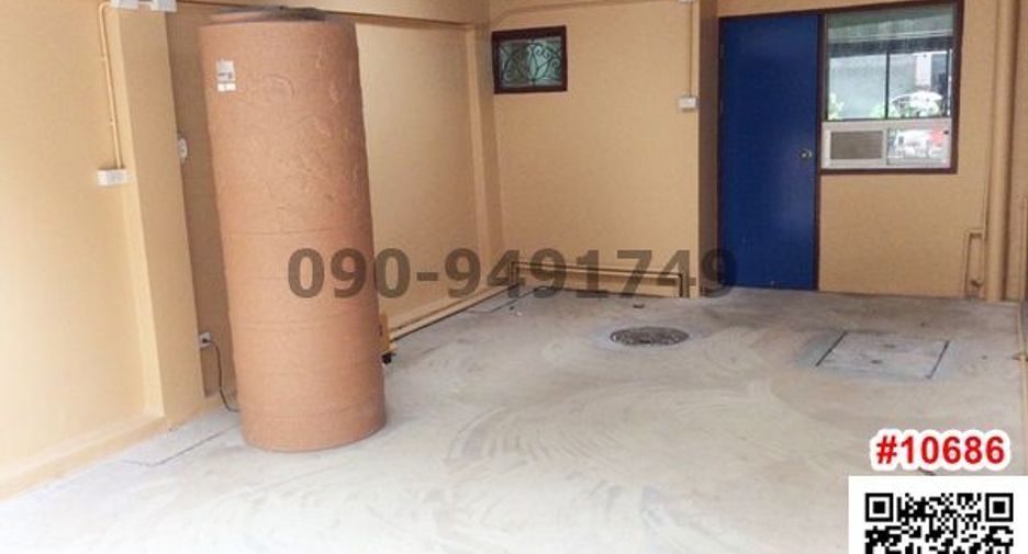 For rent 3 bedrooms retail Space in Bang Khun Thian, Bangkok