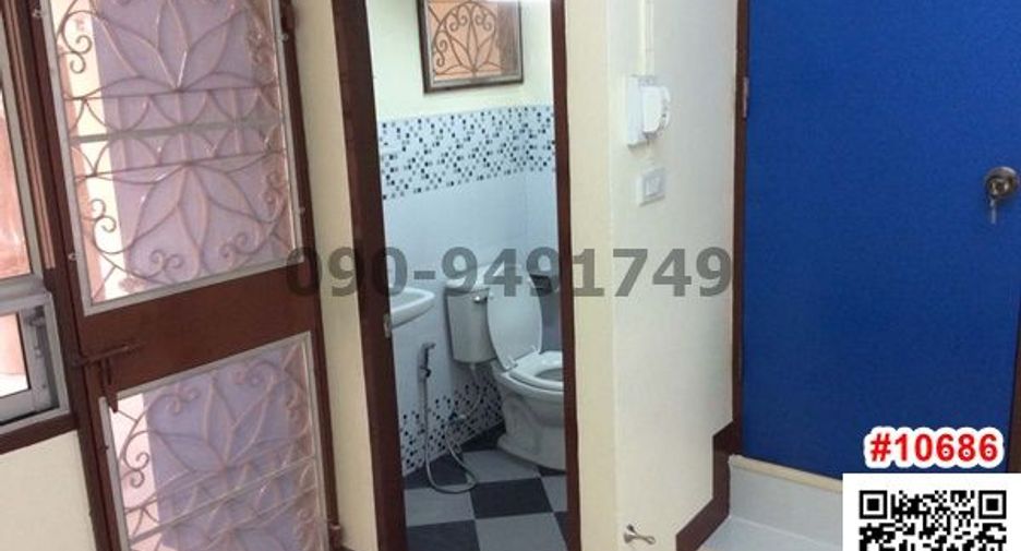 For rent 3 bedrooms retail Space in Bang Khun Thian, Bangkok