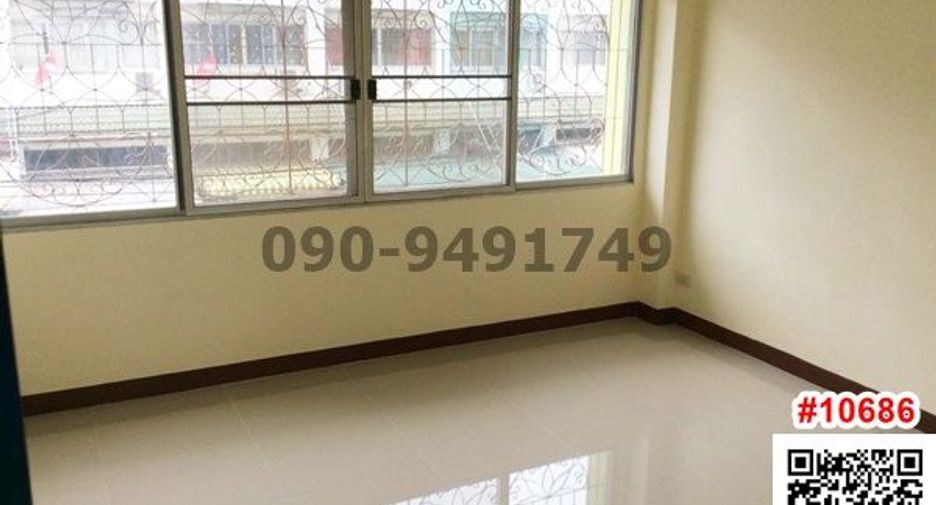 For rent 3 bedrooms retail Space in Bang Khun Thian, Bangkok
