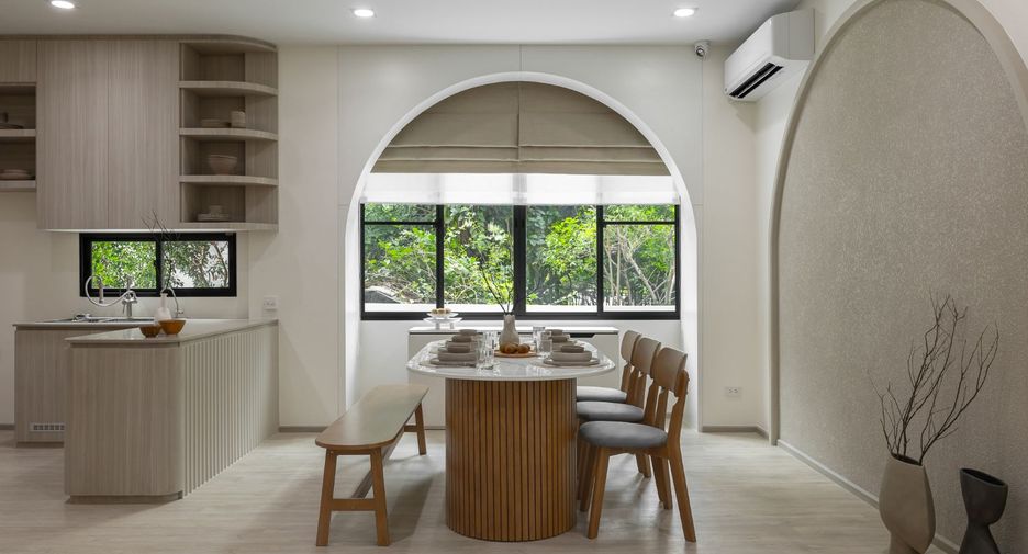 For sale 4 bedrooms house in Phasi Charoen, Bangkok