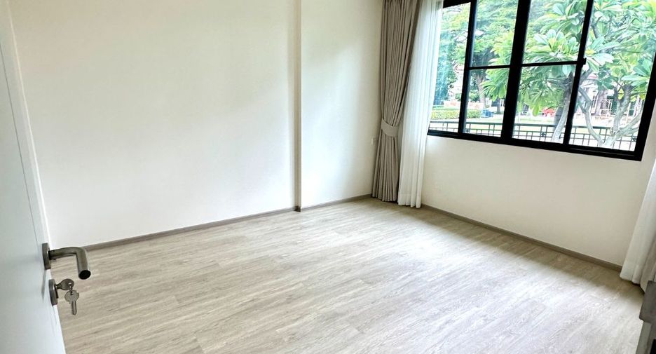 For sale 4 bedrooms house in Phasi Charoen, Bangkok
