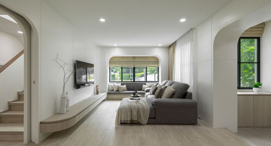 For sale 4 bedrooms house in Phasi Charoen, Bangkok