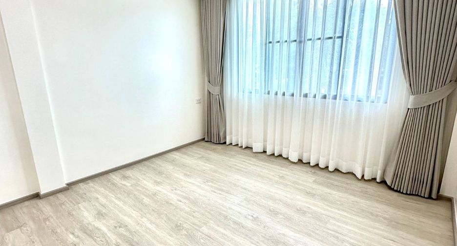 For sale 4 bedrooms house in Phasi Charoen, Bangkok
