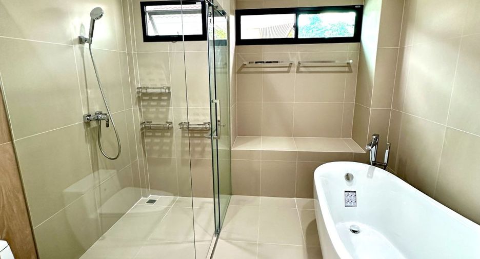 For sale 4 bedrooms house in Phasi Charoen, Bangkok
