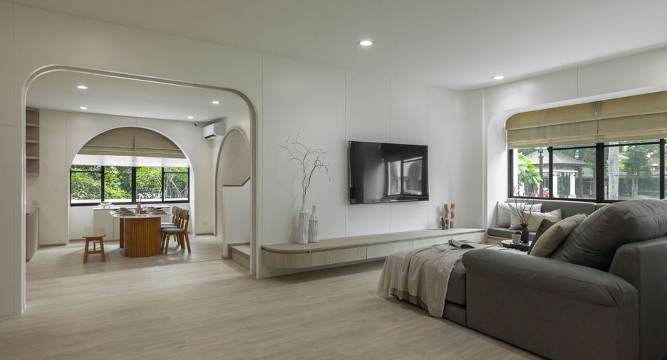 For sale 4 bedrooms house in Phasi Charoen, Bangkok