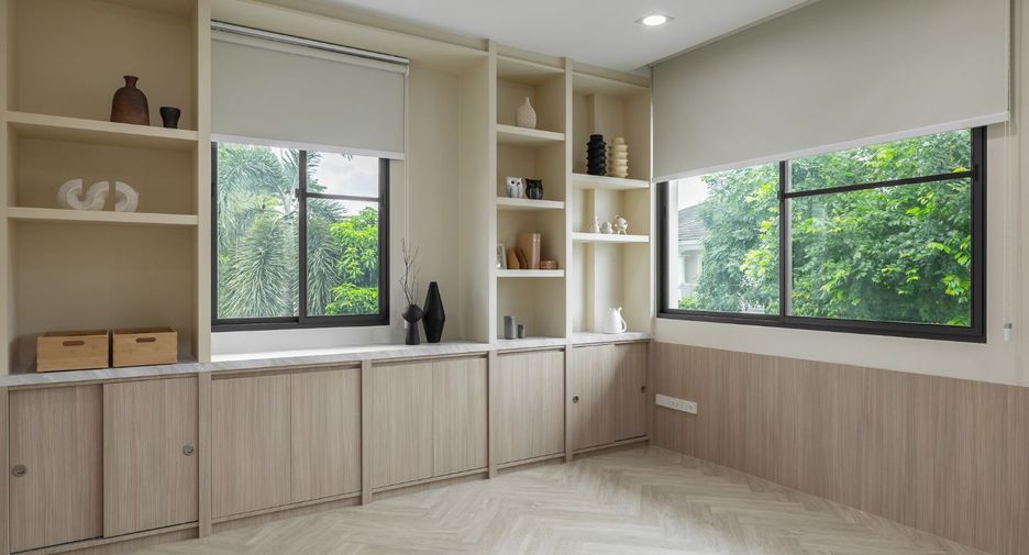 For sale 4 bedrooms house in Phasi Charoen, Bangkok