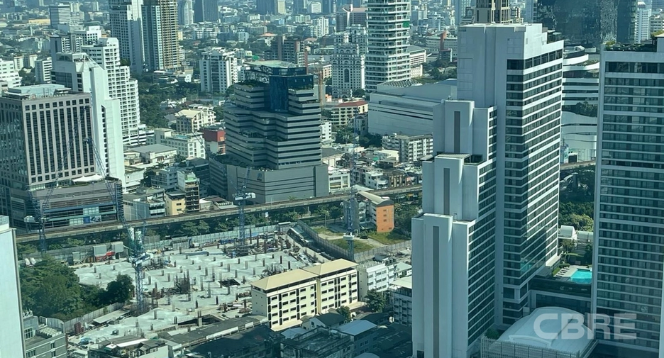 Condo en alquiler y en venta de 3 habitaciones en Khlong Toei, Bangkok