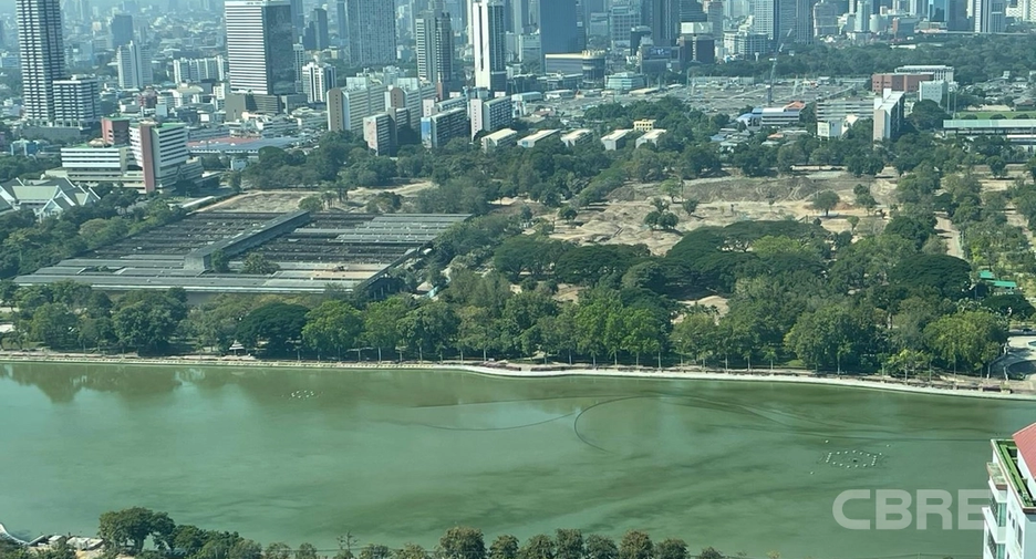 Condo en alquiler y en venta de 3 habitaciones en Khlong Toei, Bangkok