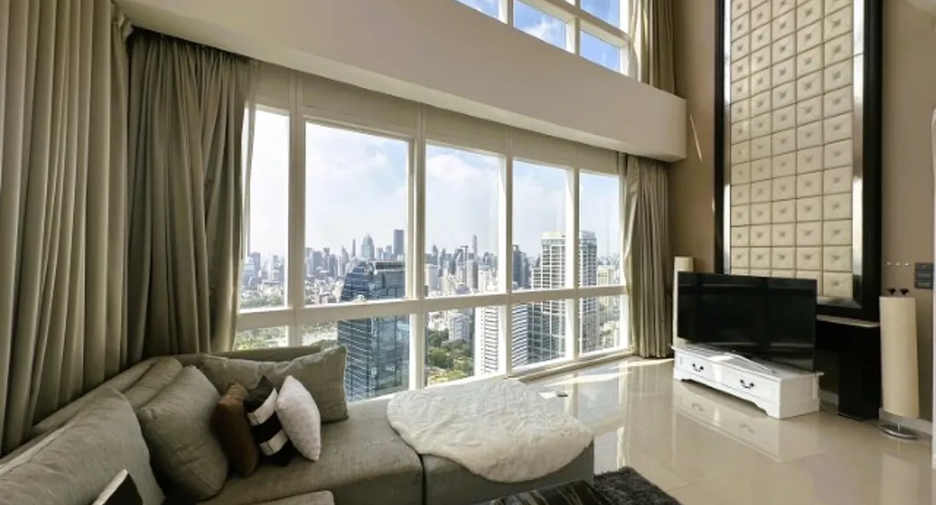 For sale 4 bedrooms apartment in Khlong Toei, Bangkok