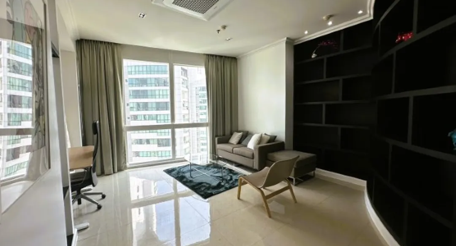 For sale 4 bedrooms apartment in Khlong Toei, Bangkok
