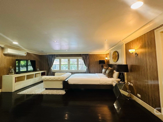 For sale 5 bedrooms house in Watthana, Bangkok