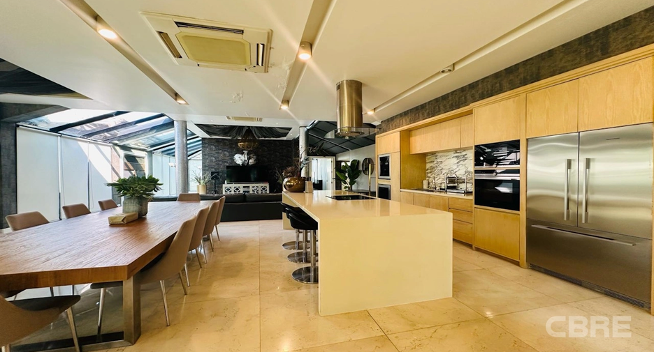 Casa en venta de 5 habitaciones en Watthana, Bangkok