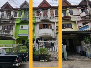 For sale 4 Beds townhouse in Krathum Baen, Samut Sakhon
