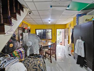 For sale 4 Beds townhouse in Krathum Baen, Samut Sakhon
