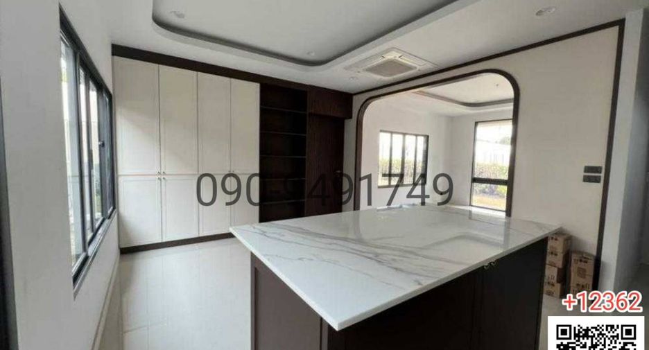 For sale 4 bedrooms house in Thawi Watthana, Bangkok