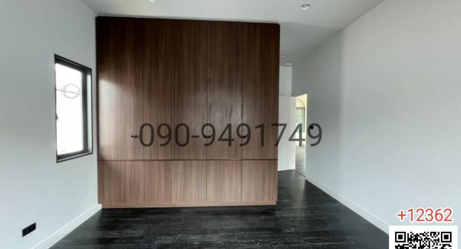 For sale 4 bedrooms house in Thawi Watthana, Bangkok