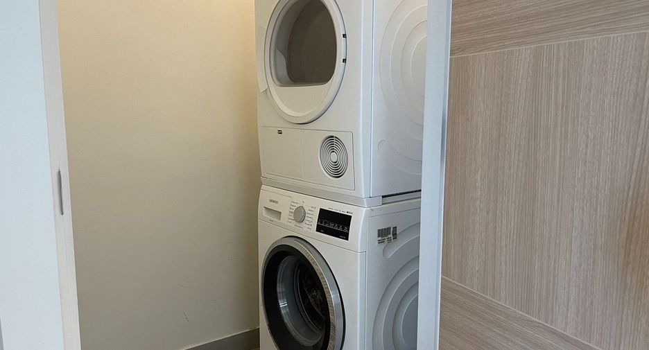For rent 1 bed condo in Pathum Wan, Bangkok