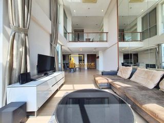For rent 2 ベッドルーム condo in Pathum Wan, Bangkok
