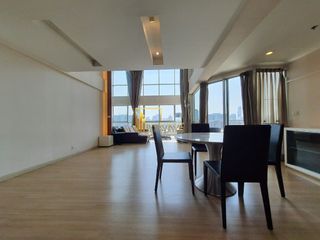 For rent 2 ベッドルーム condo in Pathum Wan, Bangkok