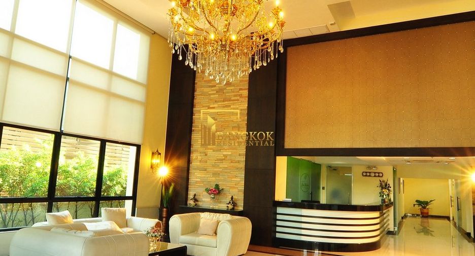 For rent 3 ベッドルーム apartment in Khlong Toei, Bangkok