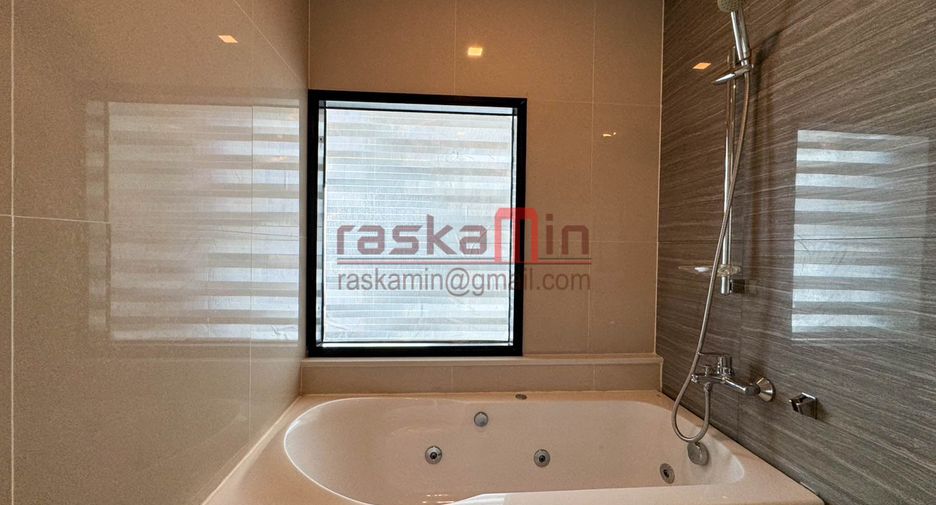 À vendre 1 chambre condo à Si Racha, Chonburi